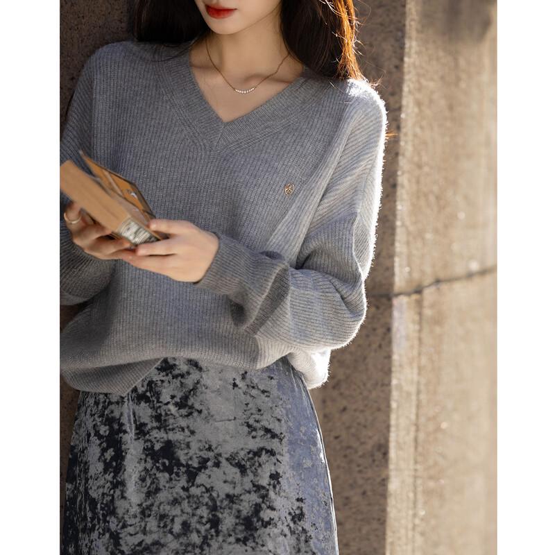 Demana Women s Colorblock V-Neck Knit Sweater M