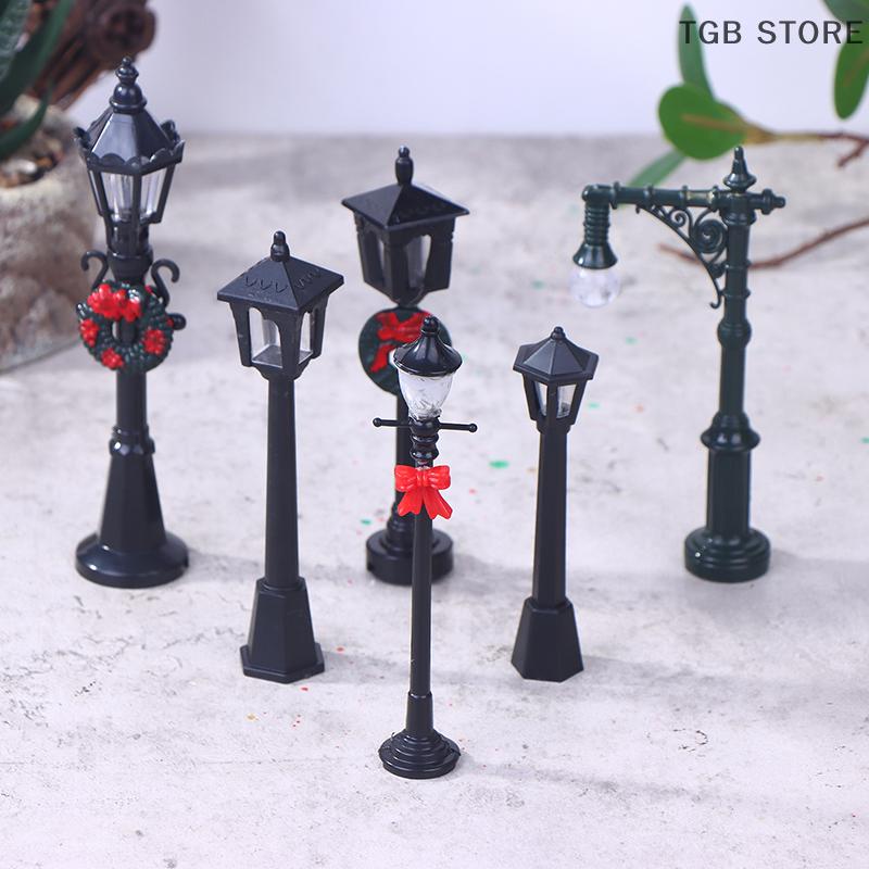 2/12Pcs Mini Christmas Street Lights Model Garden Street Lights Dollhouse Simulation Miniatures Lights Ornaments Home Decor