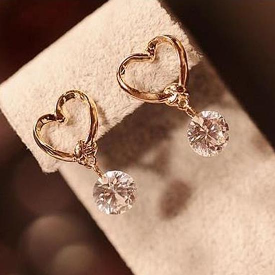 Earrings Bowknot Faux Pearl Design Beautiful Alloy Jewelry Gift Ear Stud for Party