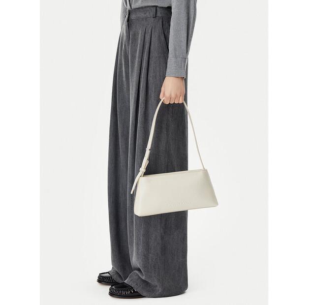 Сумка Calvin Klein Calvin Klein Embossed Logo Shoulder Bag K60K612550 светло-бежевый