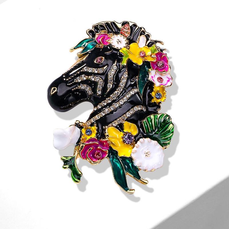 Mellan Design Kvinnor Män Vintage Blomma Häst Emalj Märken Pins Mode Klassisk Retro Djur Dripande Olja Broscher Accessoarer