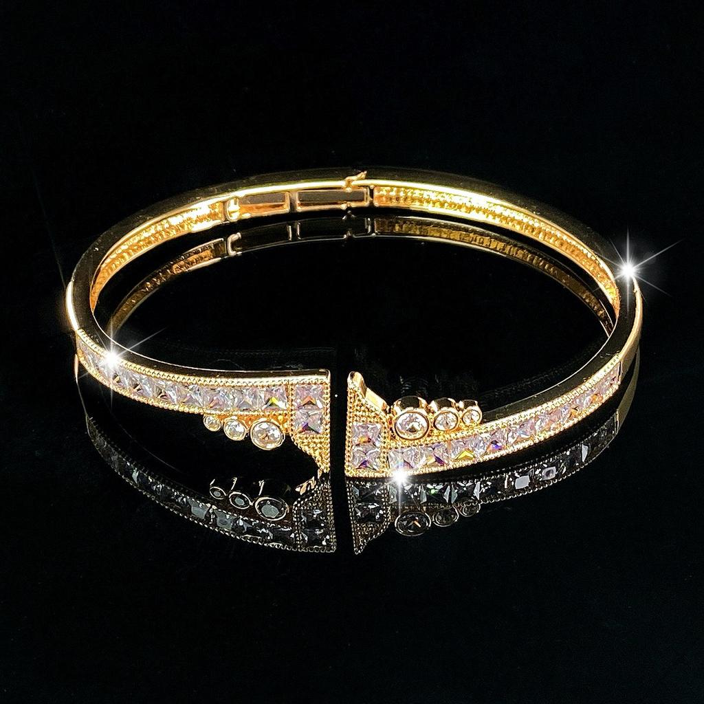 Fashionable, Light and Luxurious, Full of Zirconia, Elegant and Versatile High-end Bracelet for Women