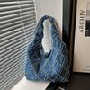 Canvas Tote Bag For Women With Quilted Pattern And Shoulder Strap For Casual Daily Use