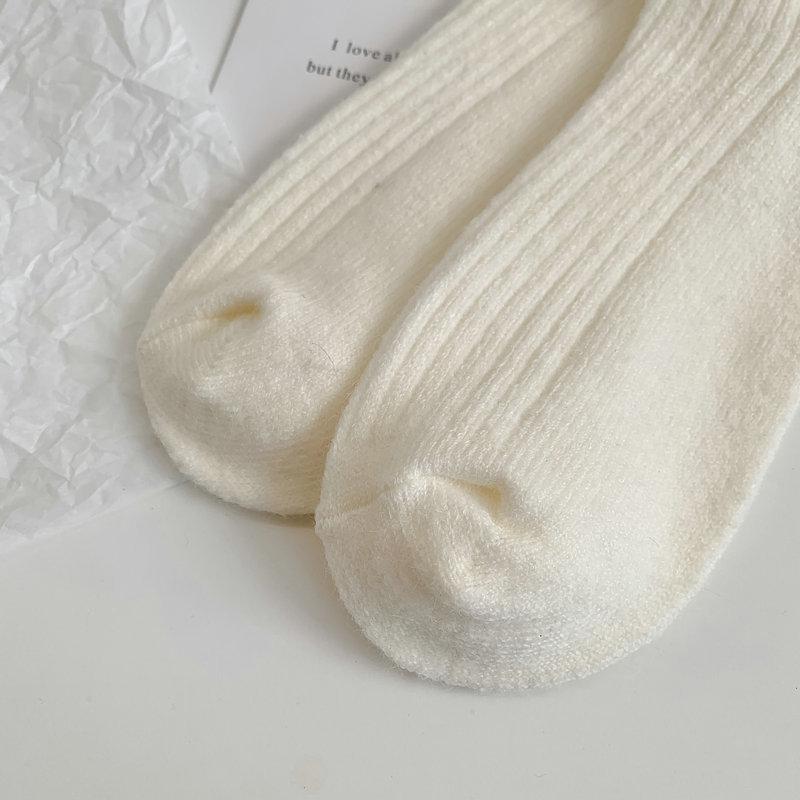 Zhuji Autumn/Winter Thick Cotton Slouch Socks with Embroidered Logo in Maillard Colors
