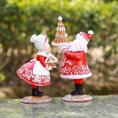 Outdoor Garden Christmas Lovely Couple Holding Gift Boxes And Cake Resin Decorations