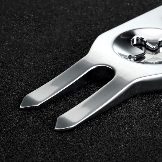 Widelec do naprawy dołków po piłce golfowej Wygodny Praktyczny Metalowy Mały Widelec do Naprawy Boisk Outdoor