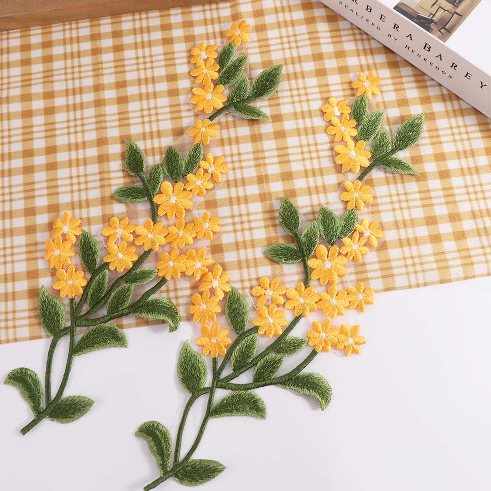 2pcs Green Leaf Daisy Flower Embroidered Patches Elegant Clothes Patches Clothing Applique Sewing