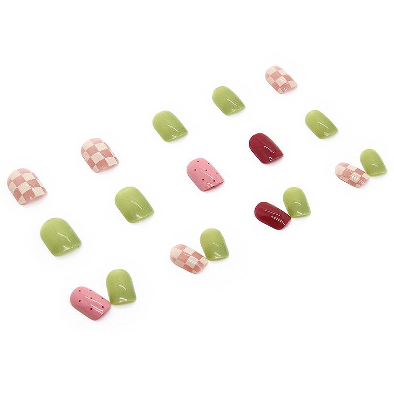 Artificial Nails New Summer Style Short and Thin Small Fresh Manicure Patches Wearable Nails Sweetheart Plaid Manicure Patches