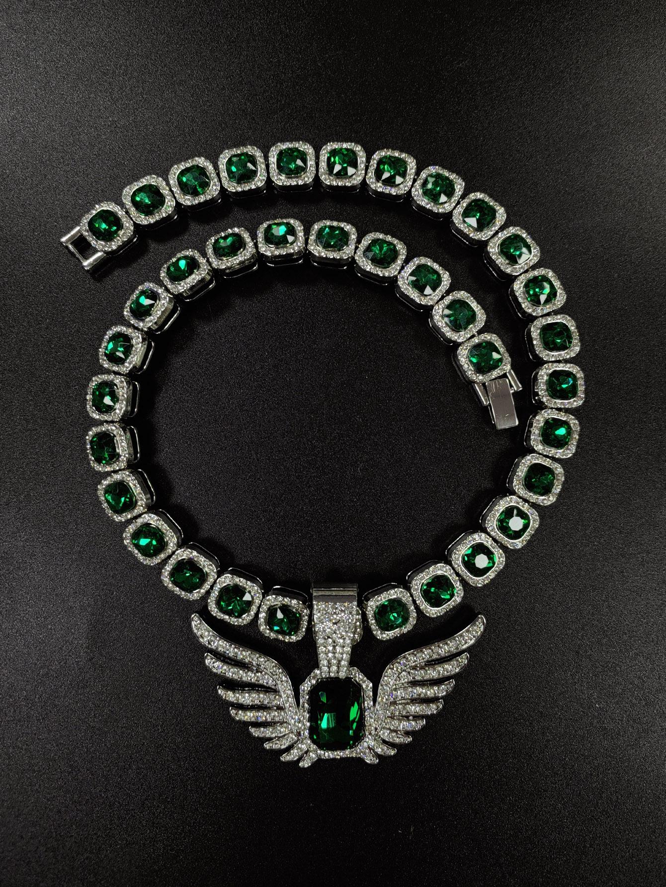 

Angel Wings Pendant Green Rock Sugar Cuban Chain, Light Luxury Niche Men s and Women s Fashion Hip Hop Ins Wings Pendant