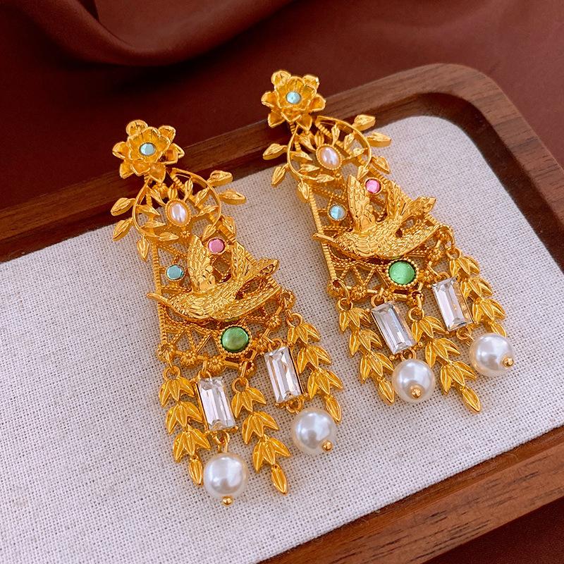 Medieval Vintage Silver Needle Retro High-end Earrings Light Luxury Versatile Earrings Court Style Niche Earrings