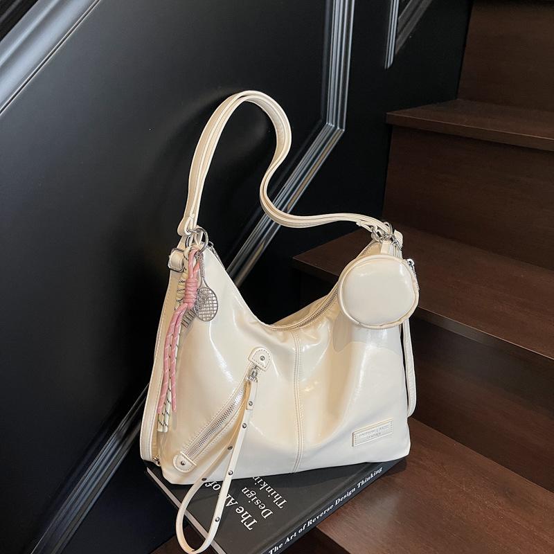 Large Capacity Backpack Women's Spring and Summer Versatile New Casual Shoulder Bag Commuter Tote Bag