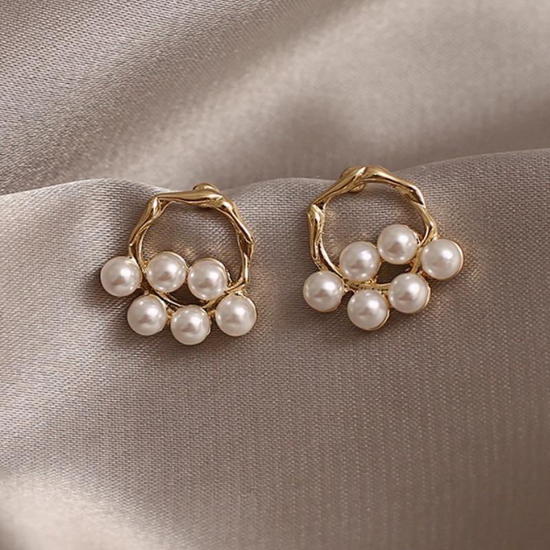 Silver Needle Baroque Pearl Irregular Stud Earrings Design Sense Earrings Femininity Simple Versatile Retro Earrings