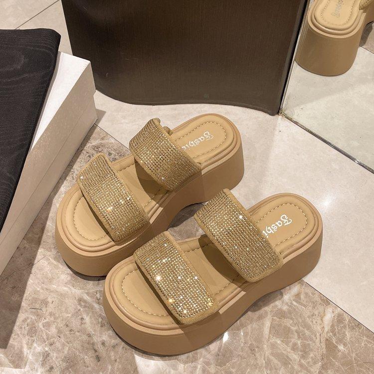 Fashion Glitter Slides Slippers Soft Shoes Woman 2024 Pantofle Rubber Flip Flops Shale Female Beach Low Platform Jelly Comfort Summer Ne