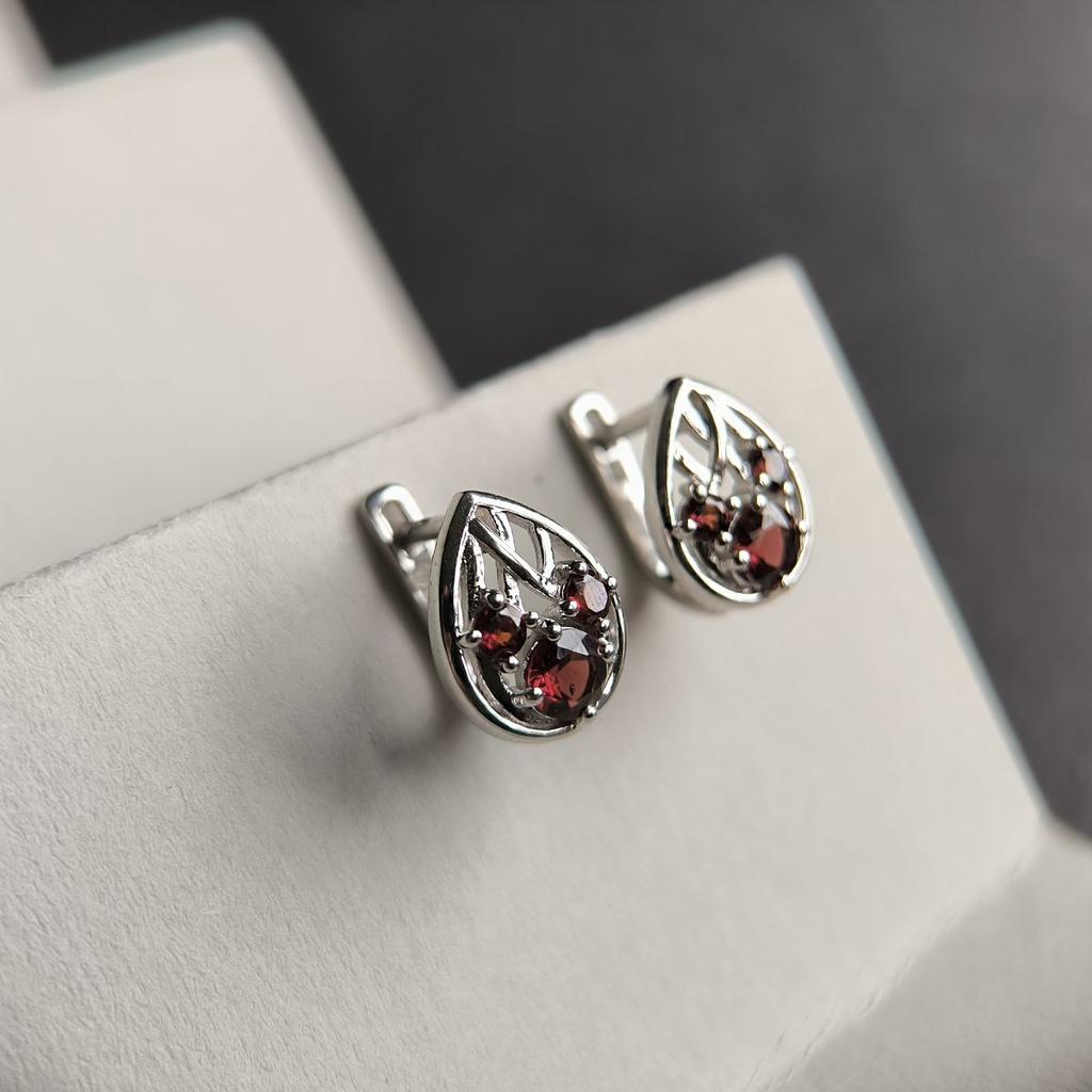 Silver Earrings with Natural Garnet 1.808ct (2182016)