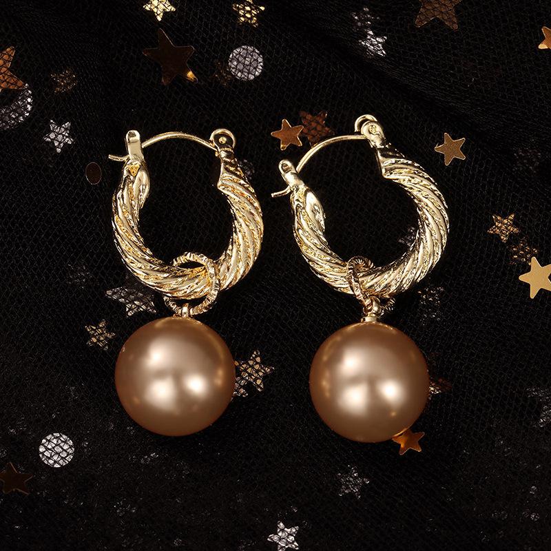 1 Pair of Vintage Imitation Pearl Earrings, Suitable for Daily Use