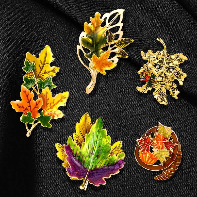 Retro Red Maple Leaf Enamel Dripping Oil Three-dimensional Temperament Brooch