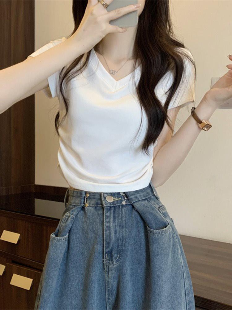 Women's Summer V-Neck Short-Sleeve Slim-Fit High-Waisted Pleated Straight Shoulder T-Shirt with French Design