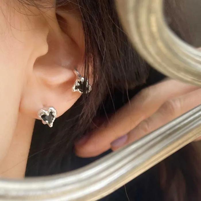 [ Persy ] HEART IN BLACK SPINEL PIERCING