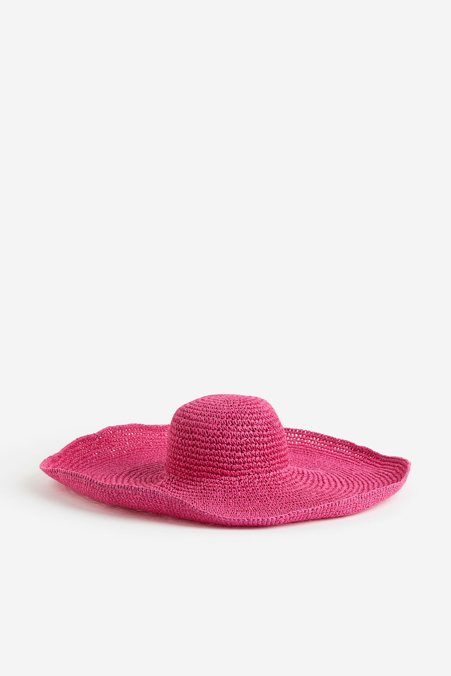 

Wide brim straw hat