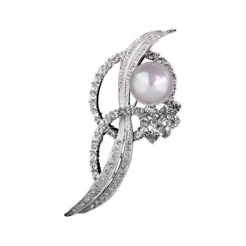 Fashionable Garland Brooch, High-end Feminine Charm, Exquisite Pearl Brooch, Design Sense, Niche Brooch
