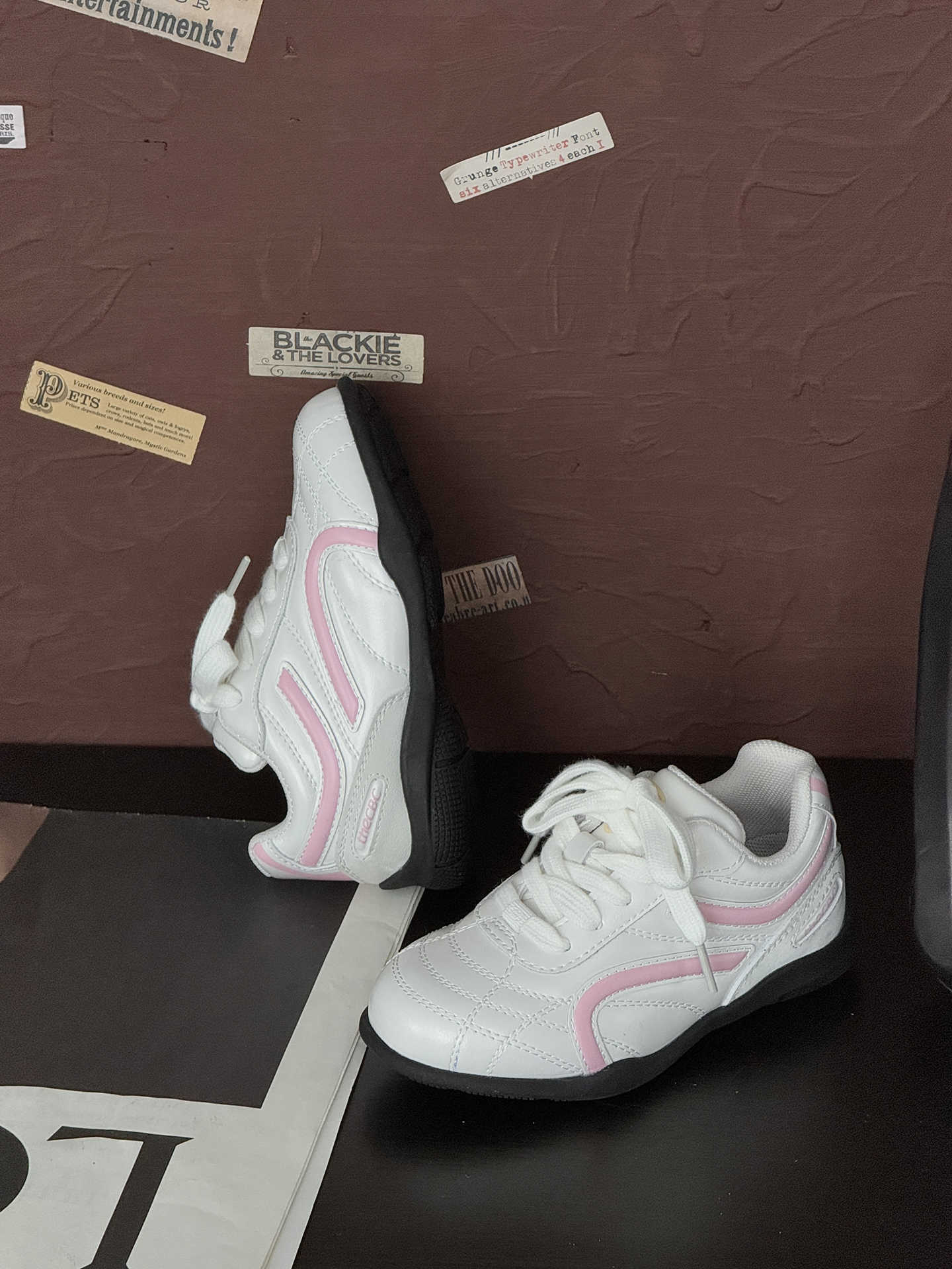 

XSHX New North racing shoes | Boys and girls autumn functional sole non-slip rubber Velcro design stable and barefoot feeling 30 рожевий