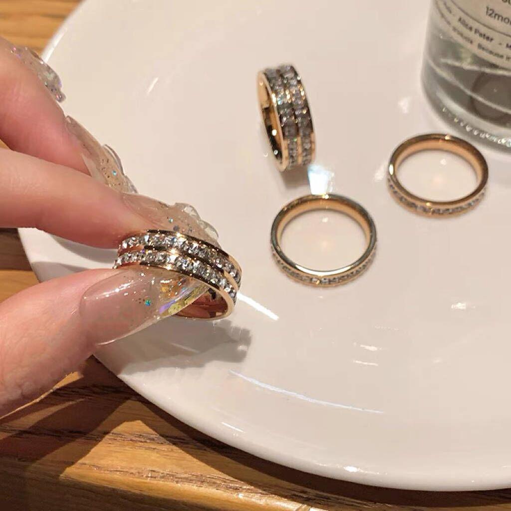 Women's Titanium Zircon Star Ring - Elegant, Non-Fading Design for Pinky or Bestie Gifts.