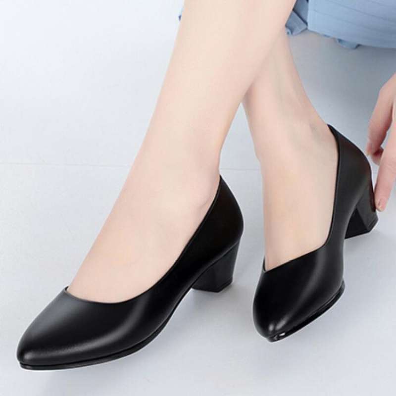 Mom shoes medium heel low heel real soft leather comfortable women's single shoes 2025 new middle-aged women's one-button thick heel leather shoes