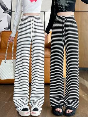 Hosen & Röcke – Hosen & Kniehosen