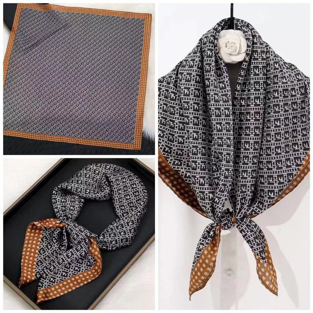 Eleganti Foulard di Seta da Donna Con Centinaia di Camicie, Assistenti di Volo, Decorazione Professionale, Protezione del Collo, Foulard, 70 Foulard Quadrati Piccoli.