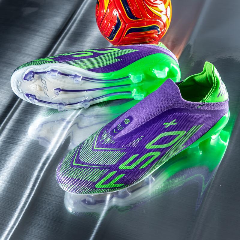 New Men's Soccer Shoes Ultralight Comfortable Adult Futsal Cleats Professional Turf Grass Sport Indoor Non-Slip Football Boots