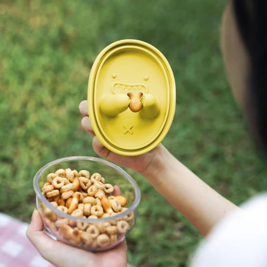 No-Mess Snack Box Transparent Sealed Box with Silicone Lid Reusable Cookies Storage Container Prevent Fingers from Getting Dirty for Picnic Camping
