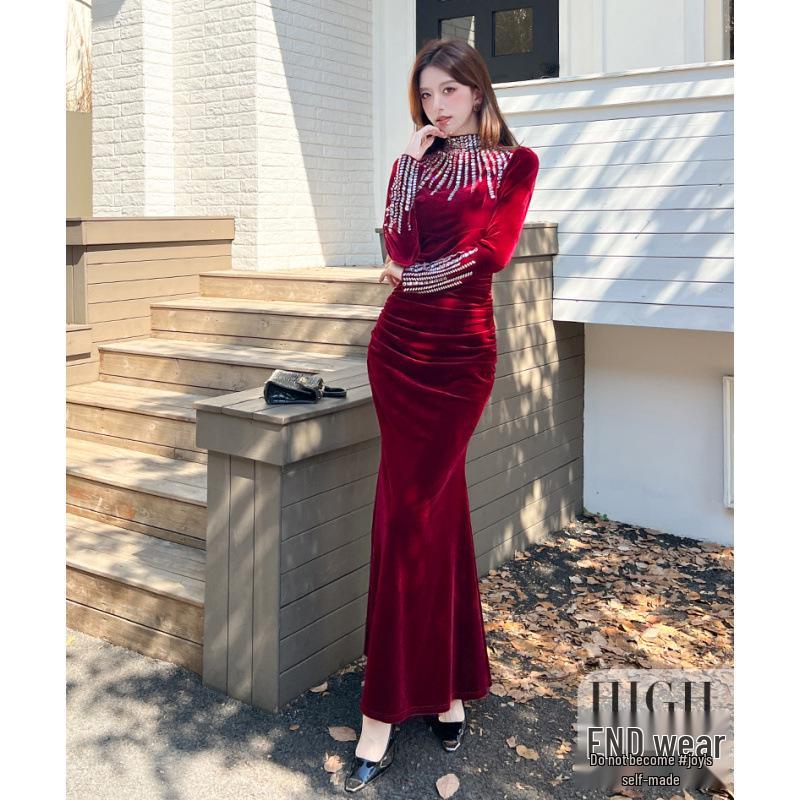 Autumn 2025 Gold Velvet Bodycon Dress with Hot Drill Design