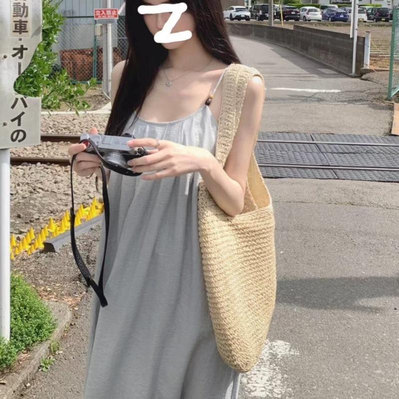 Spring and Summer New Straw Bags Women's Seaside Vacation Beach Bags Shoulder Bags Handmade Large-capacity Tote Bags