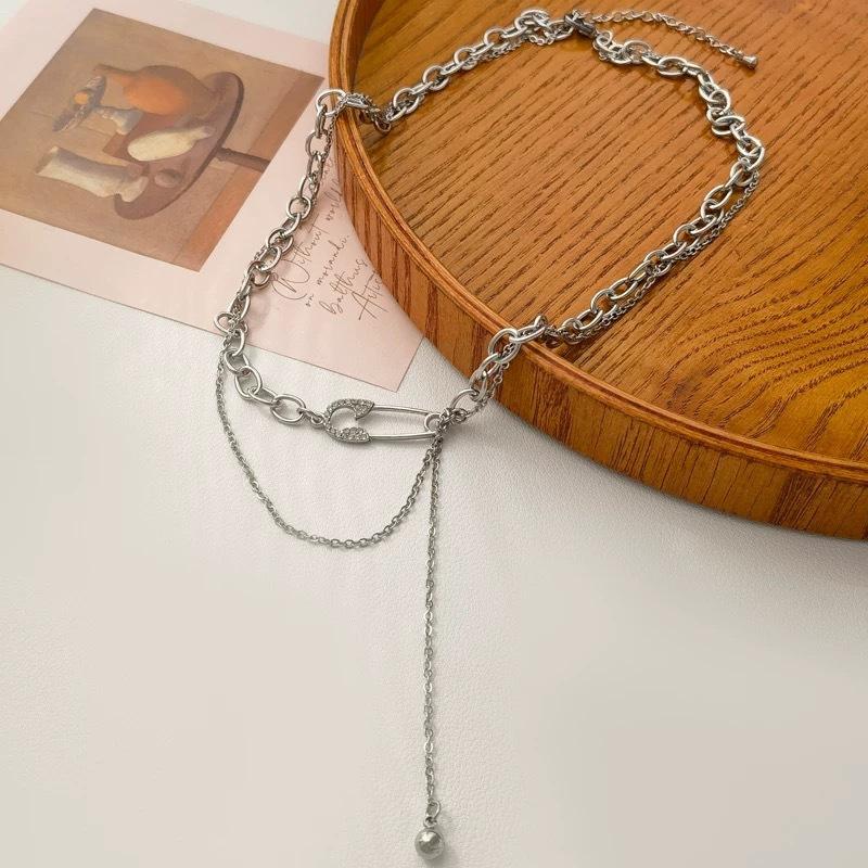 Sweet and cold wind niche design double-layer pin collarbone chain Spice girl high-end light luxury personalized hip-hop accessories