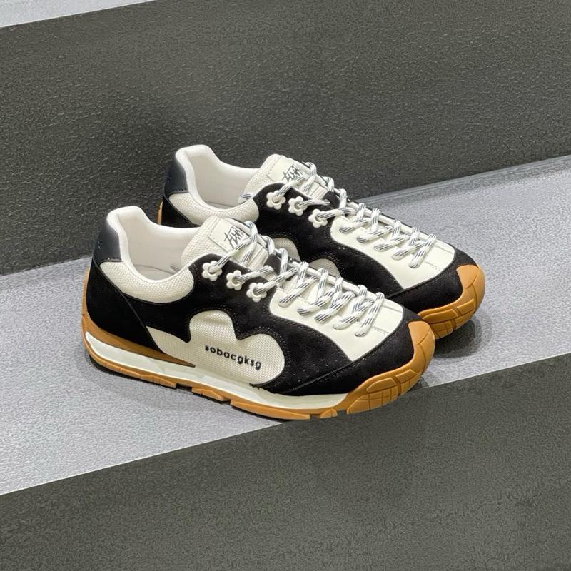 Women's German Training Shoes - 2025 Style: Breathable, Thick Sole, Little Flower Loafers, Versatile Casual Sports Shoes, Inspired by Forrest Gump.