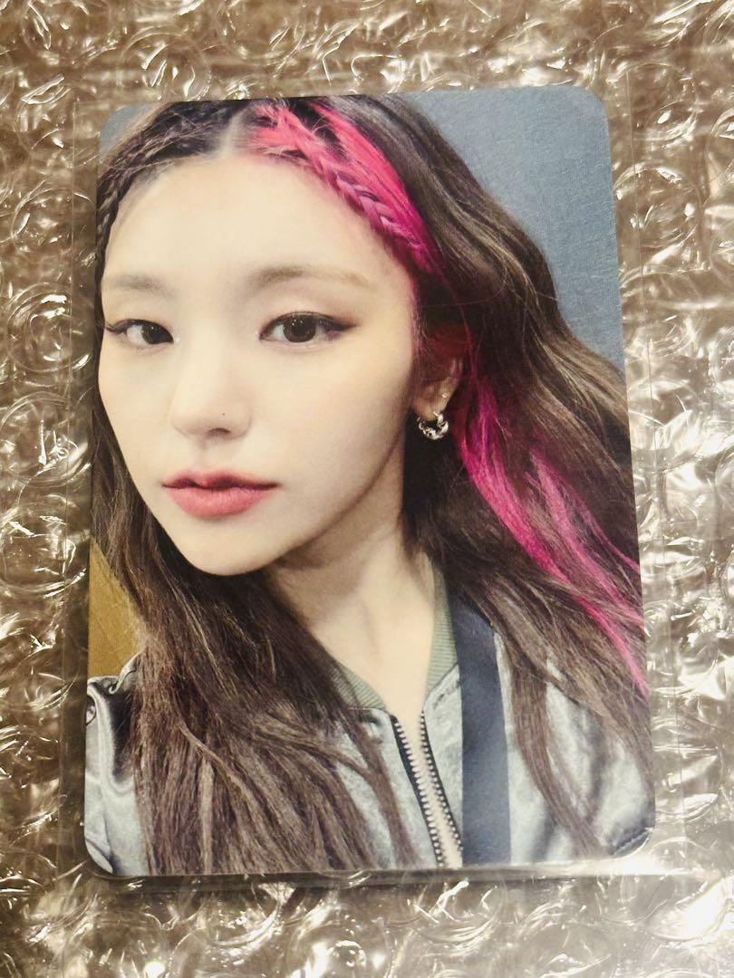 

[USED] ITZY CRAZY IN LOVE soundwave bonus trading card YEJI