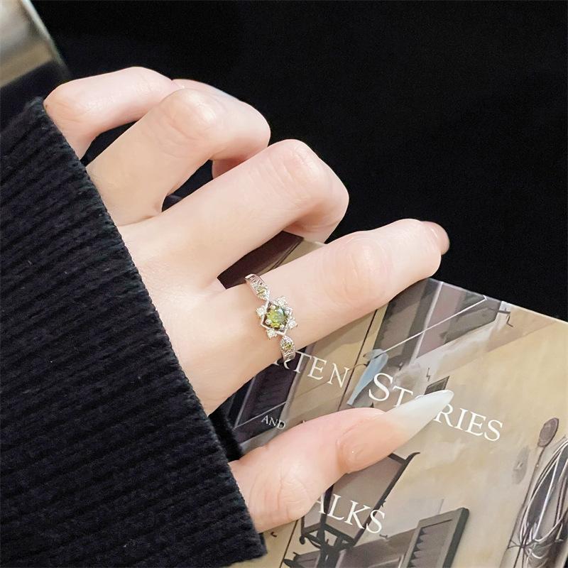 Heart-Shaped Olive Green With Zir*****Pen Ring, Women'S Niche Design, Colorful Treasure, Luxury High-End Ring, Index Finger Ring.