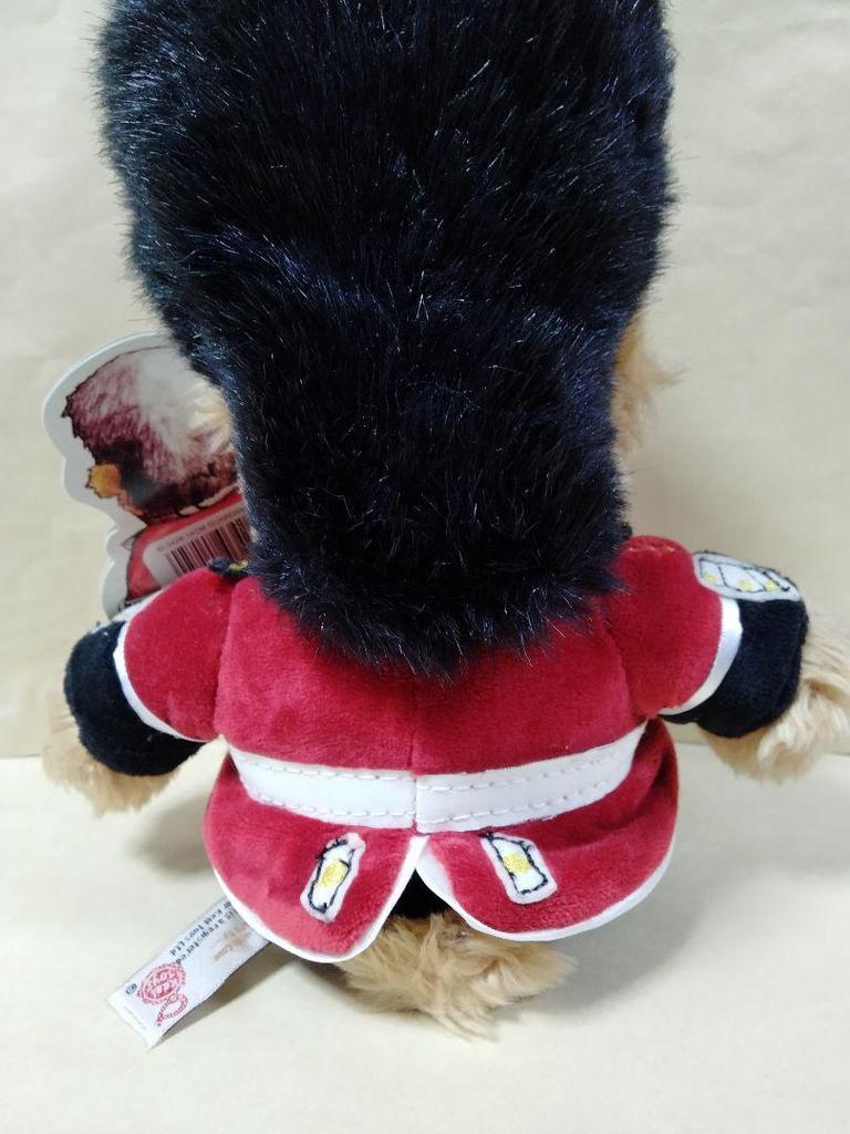 [USED] British souvenir, Royal Guard teddy bear, 2005, beautiful, guard