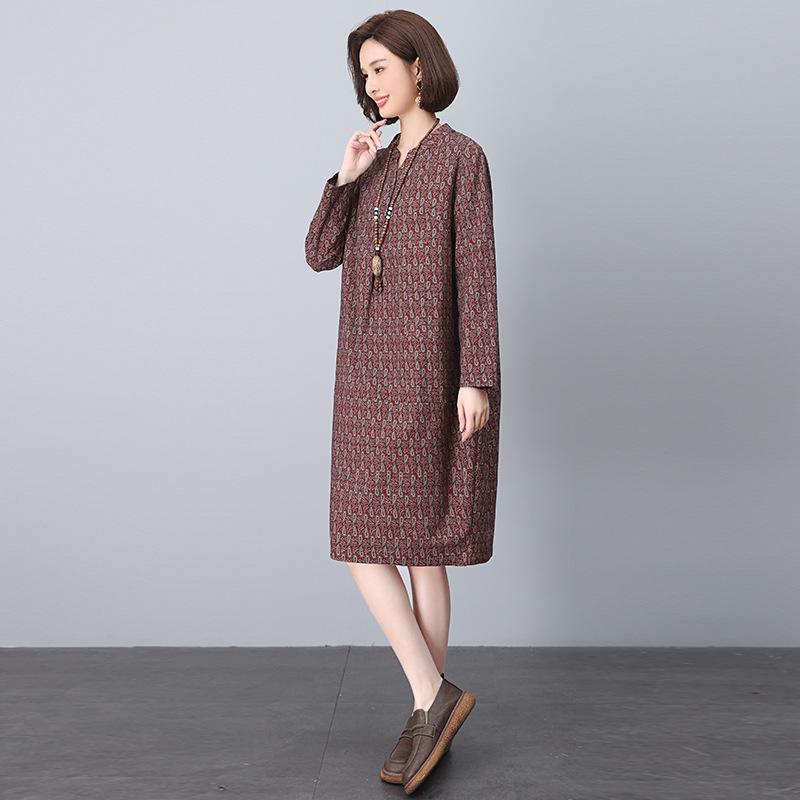 2025 New Style V-Neck Printed Dress for Women - Age-Reducing, Belly-Covering, Loose Casual Wear for Middle-Aged Moms in Spring & Autumn