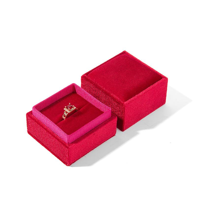 Retro hexagonal flannel jewelry box, exquisite velvet necklace box, heaven and earth cover ring box, jewelry storage box, jewelry box.