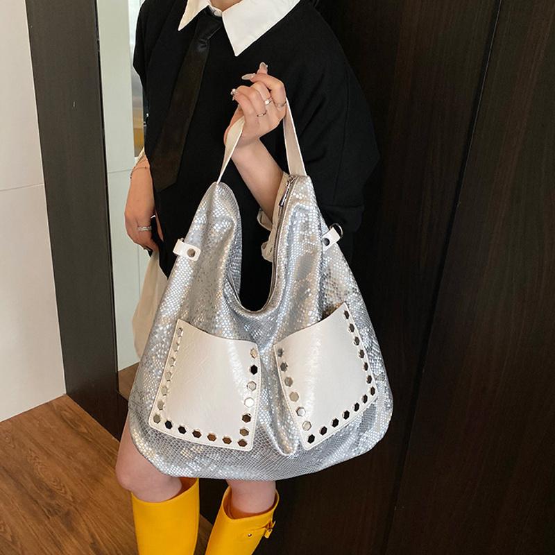 Torba tote z imitacji skóry węża, duża pojemność, miękka skóra, nitowana, torba na ramię, modny luksusowy design, damska torebka CLE