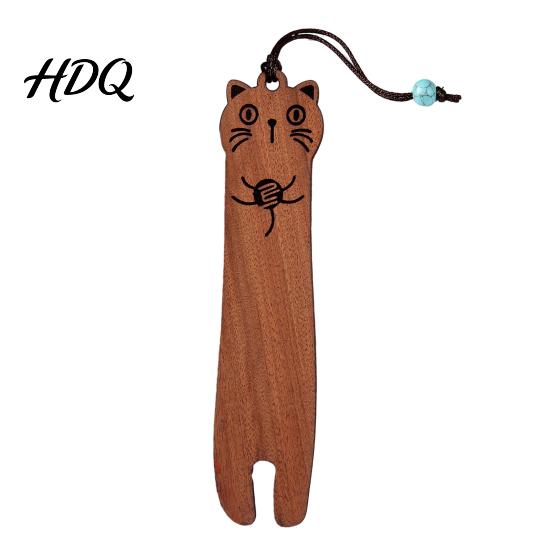 Durable Wood Bookmark Wooden Cartoon Cat Bookmarks for Book Lovers Natural Marker