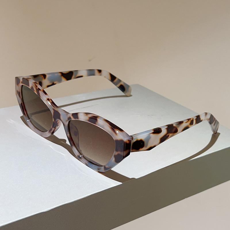 

KAMMPT Cat Eye Sunglasses Women Fashion Cute Outdoor Decor Shades 2026 New Trendy Brand Design Beach Vacation Casual Sun Glasses without case