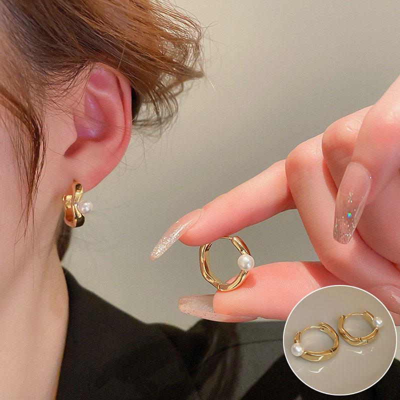 Korean Style S925 Sterling Silver Multi-Layer Pearl No-Pierce Ear Cuff – Women's Retro Elegant Earrings, Niche Ear Jewelry.