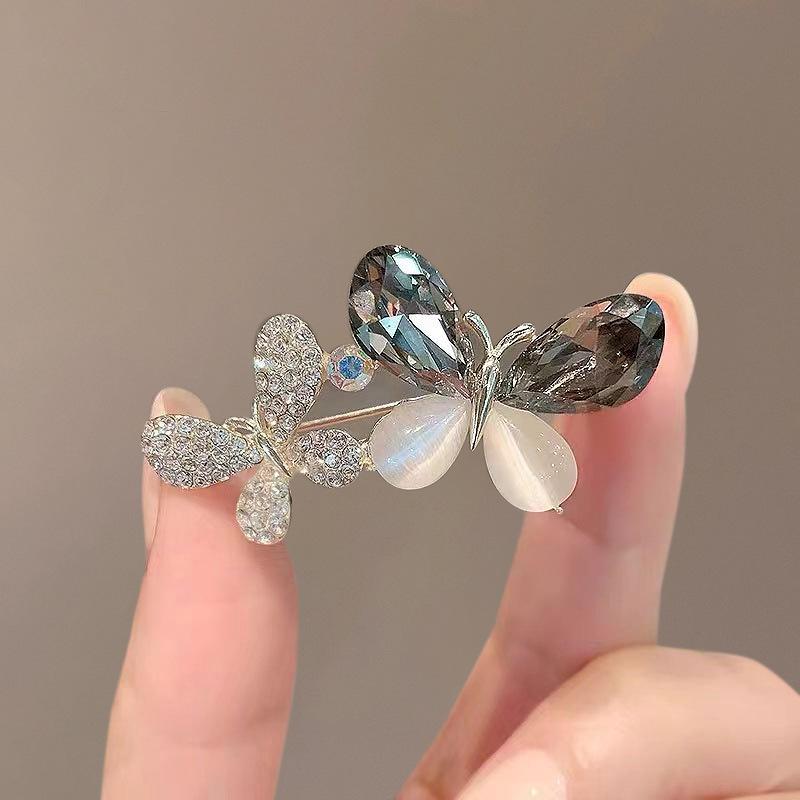 Elegant Alloy Brooch: Premium Niche Women's Versatile Corsage for Coats and Suits