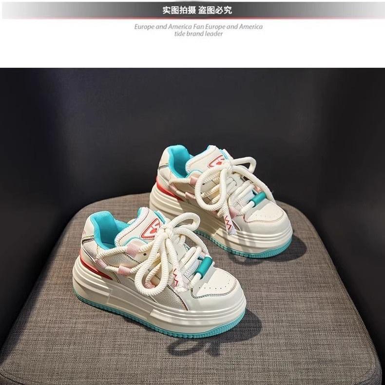 Versatile inner height-increasing little white shoes women's autumn new thick-soled muffin small sports and leisure board shoes