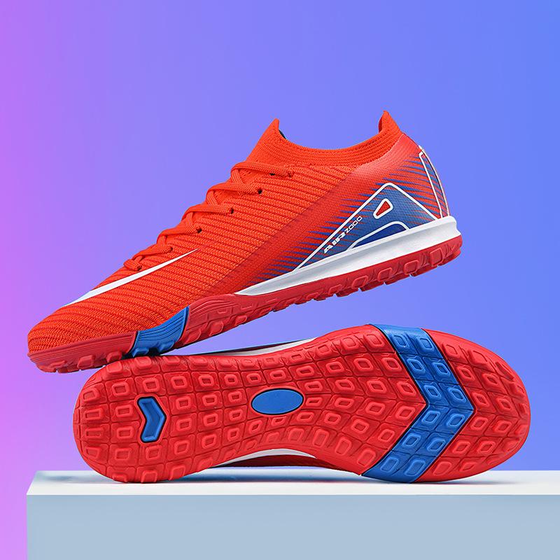 Seamless fly-woven football shoes men's and women's low-top teenage students' spikes children's training sneakers