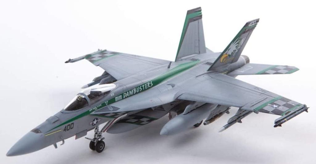 Doyusha 1/72 Amazing! Plastic Model No. 7 U.S. Navy F/A-18E Super Hornet VFA-195 Chippy-Hawk Pre-Colored Plastic Model