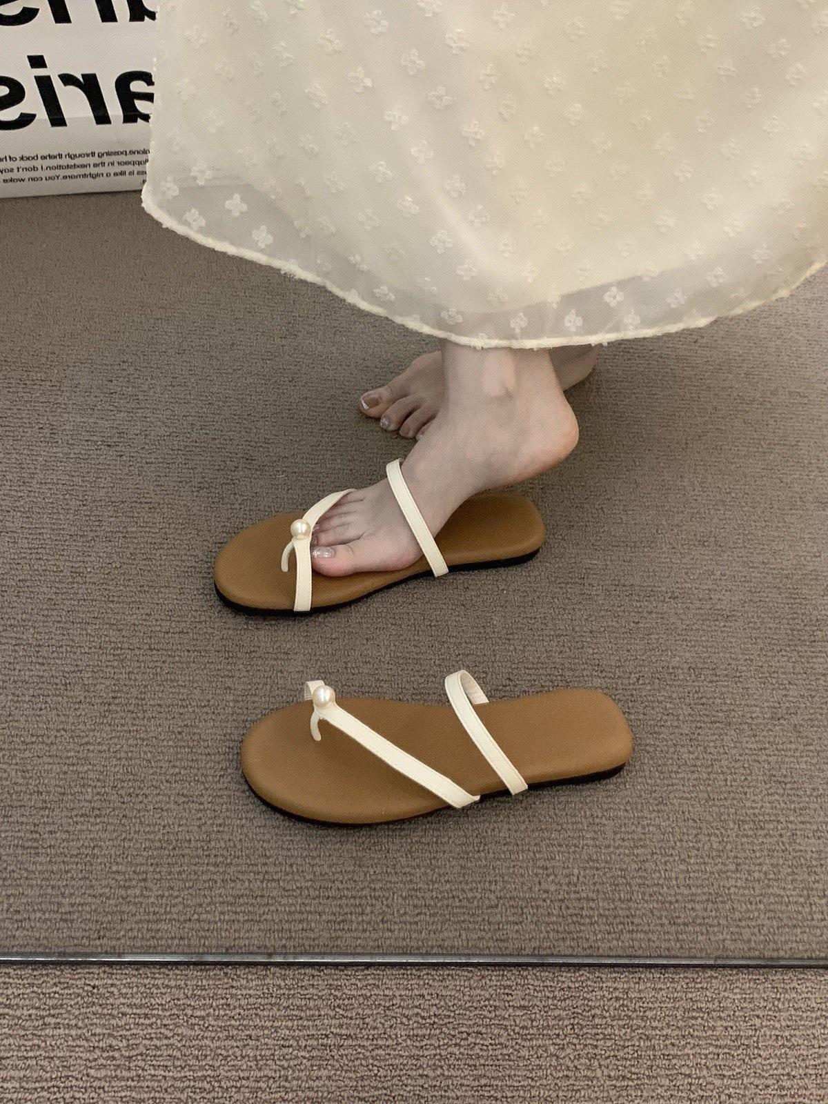 

Niche flat bottom simple black French small cool slippers fairy shoes 2025 new summer strap with skirt sandals 35
