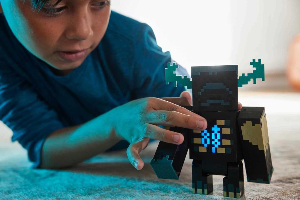 Mattel Minecraft Warden Figure with Lights and Sounds 6 and Gift Set (Ages Up) - (HHK89)